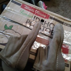 WOMEN'S BERE  TRAP BOOTS SIZE 8M